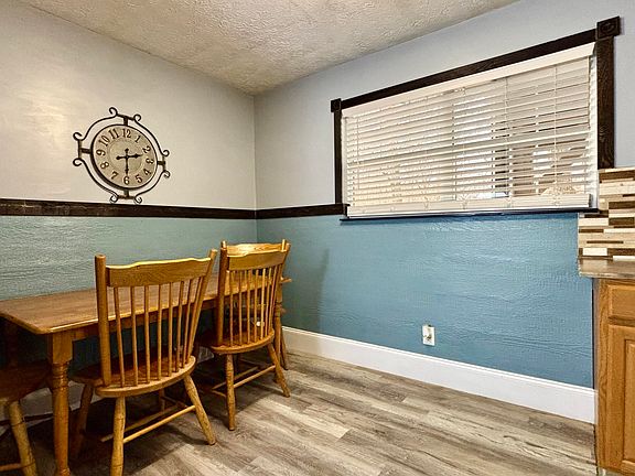 5th image of 1614 Dogwood St