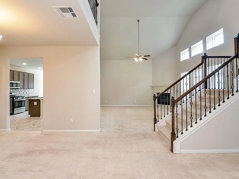 5443 Grand View Dr — Photo 2