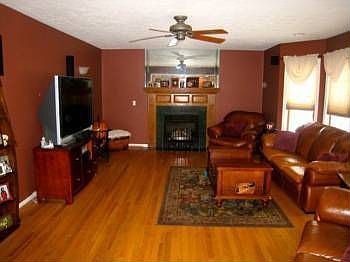 2nd image of 1416 Hollyhock Dr