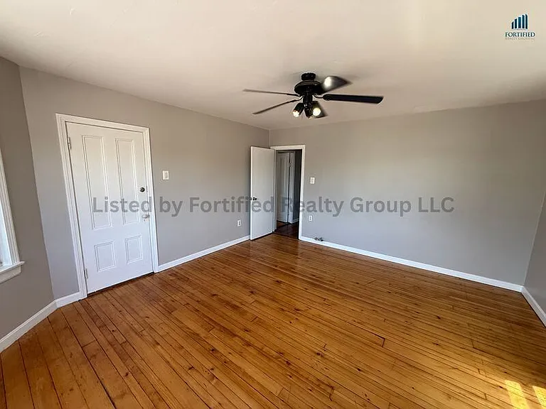 318 Broadway #2 — Photo 4