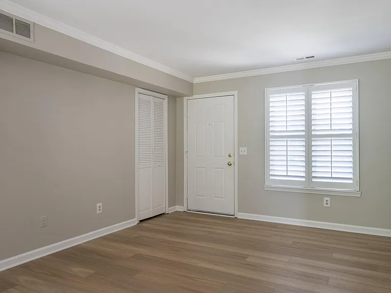 1520 Porter Cir — Photo 4