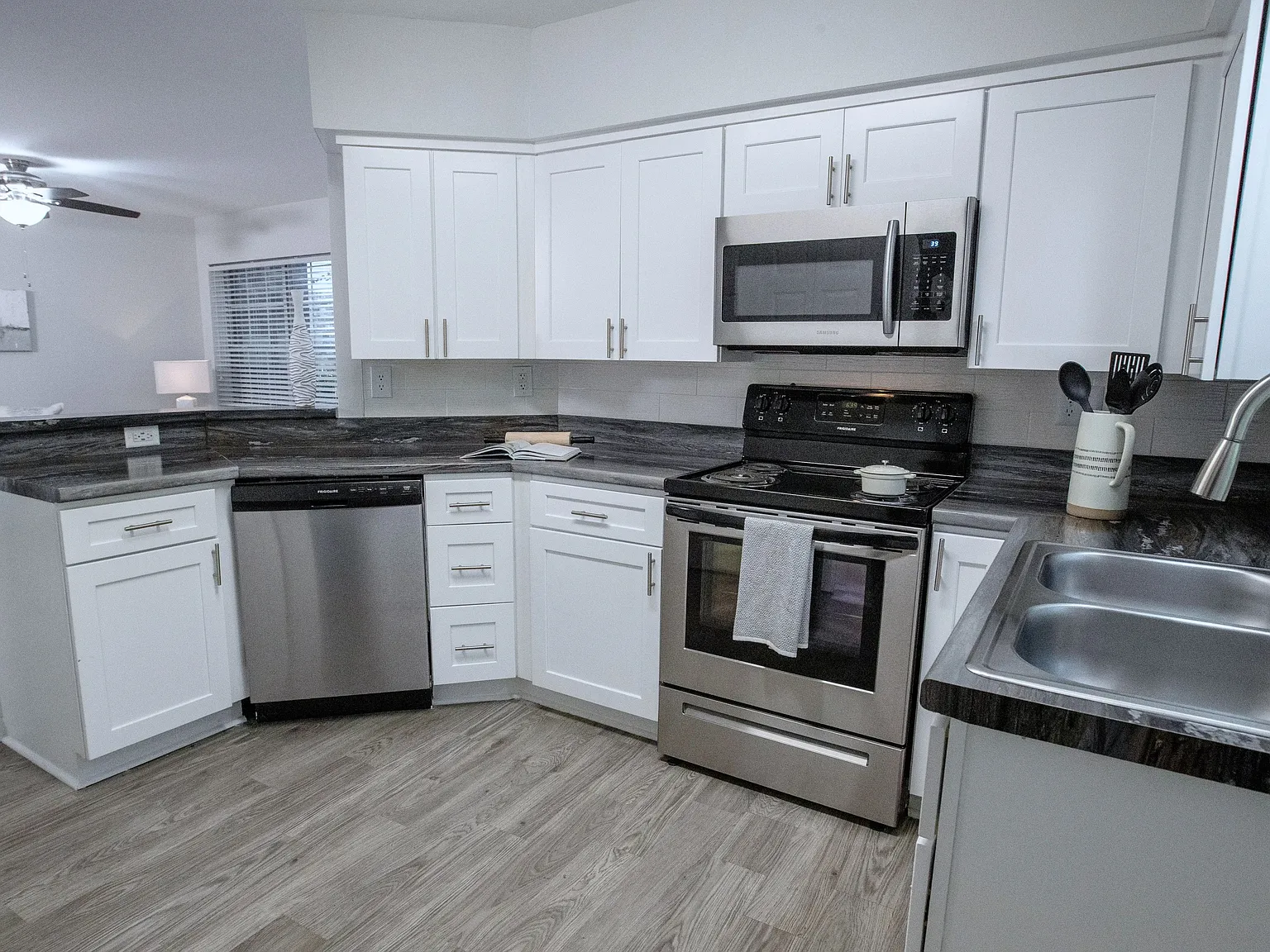 Emerson Isles — Photo 4