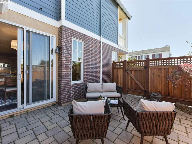 211 Kingfisher Ave — Photo 36