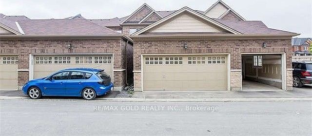 2nd image of 61 Yellowknife Rd