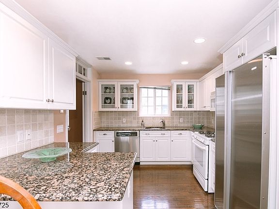 3rd image of 6 Whispering Way W