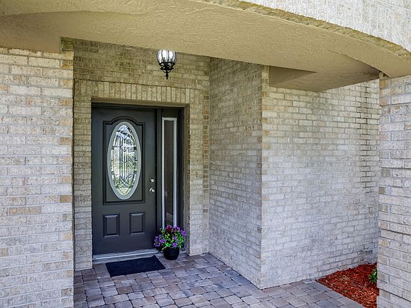 4th image of 226 Lake Shore Dr