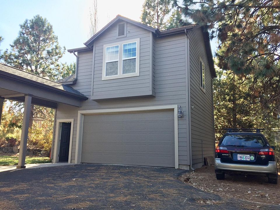 Parking is to right of apartment