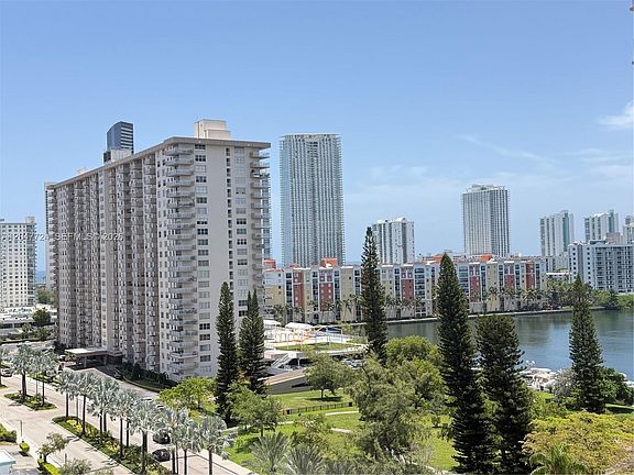 3rd image of 301 174th St APT 1208