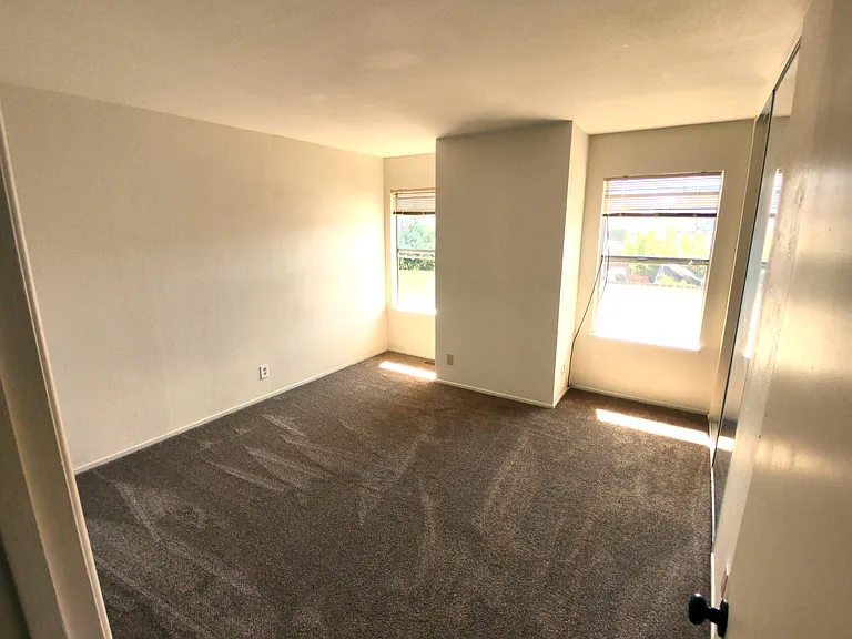 2nd bedroom, as seen from the doorway. Closet is to the right.