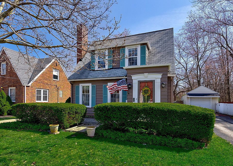 1st image of 1581 Parker Dr