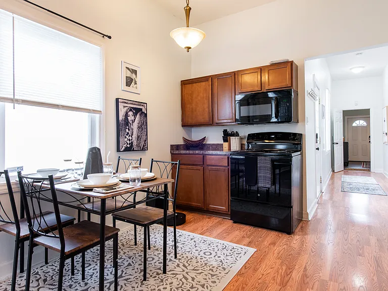 1218 Fischer Ave — Photo 16