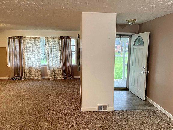 5th image of 301 N Orchard Dr