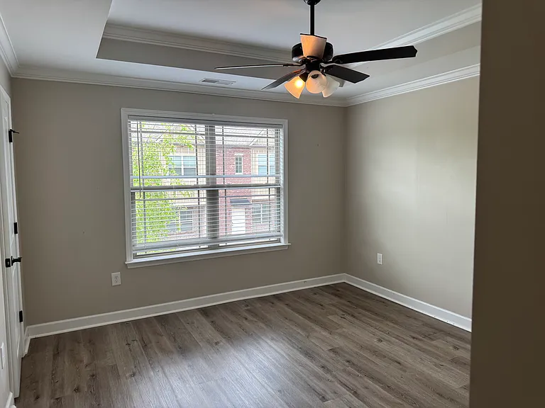 66 Bellvue Dr — Photo 46
