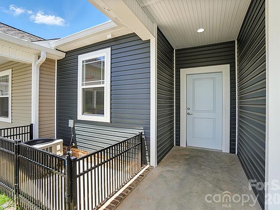 4th image of 1518 29th St SE