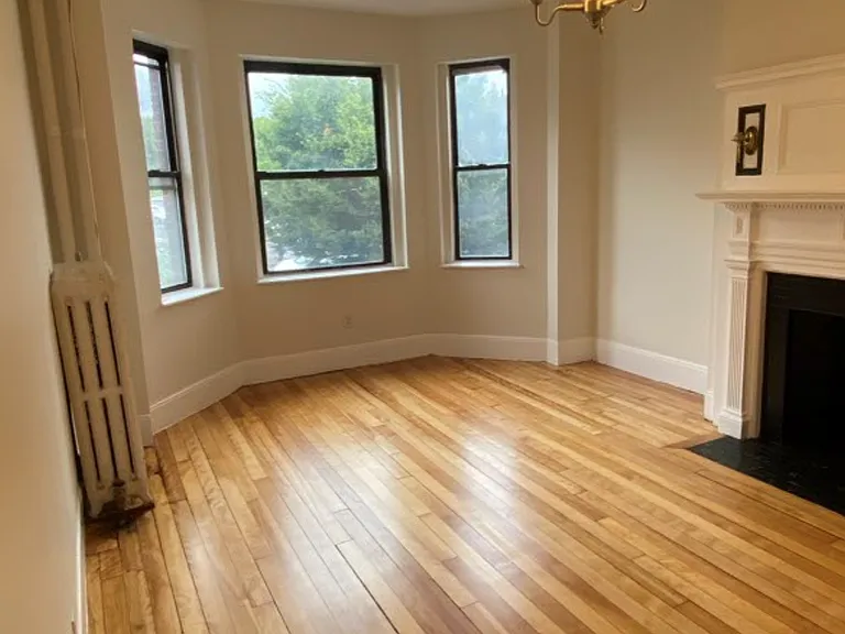 10 Glenville Ave #2 — Photo 2