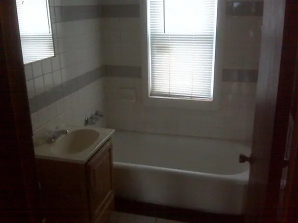 1010 Barrie Ave, Flint, MI 48507
