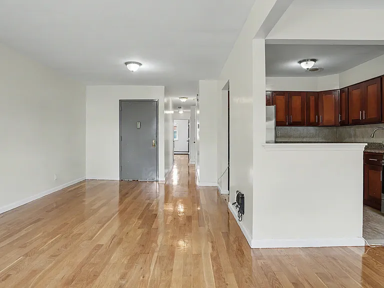 10310 92nd St #3 — Photo 6