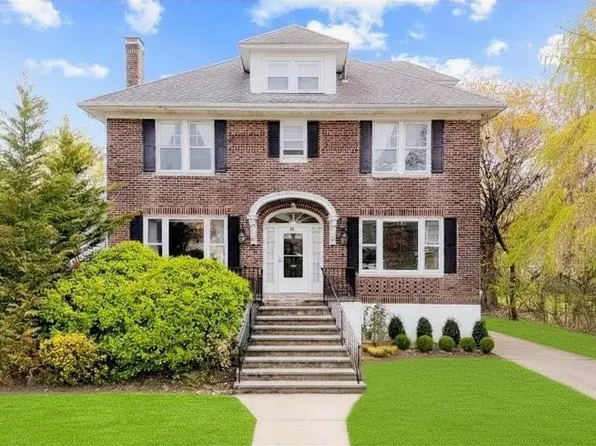 61 Margaret Avenue, Lawrence, NY 11559