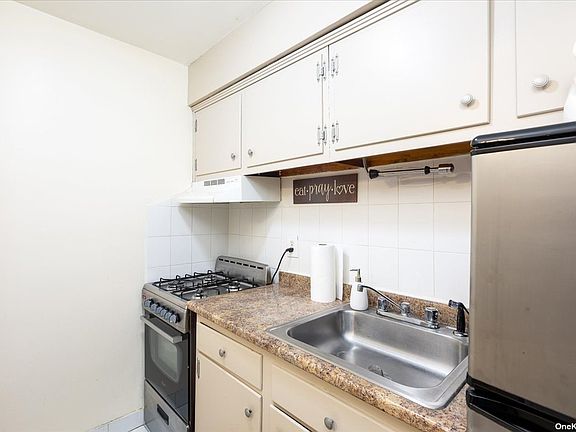 4th image of 111 S Centre Ave APT 2QQ