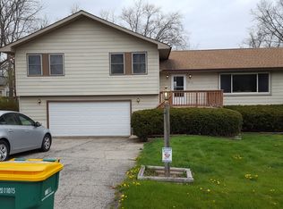 3212 Miller Dr, McHenry, IL 60050