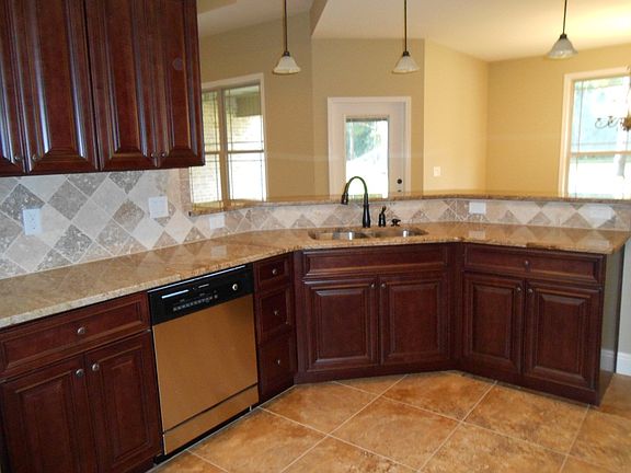 Kitchen - Breakfast Bar