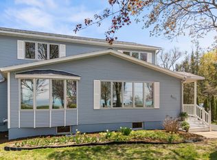 2501 Old Lake Shore Rd, Saint Joseph, MI 49085