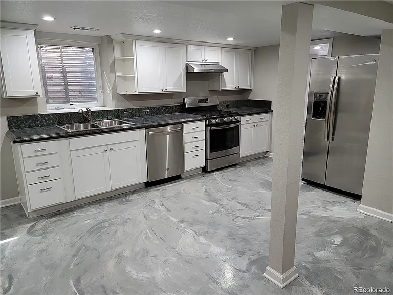 2834 Curtis St #3 — Photo 4
