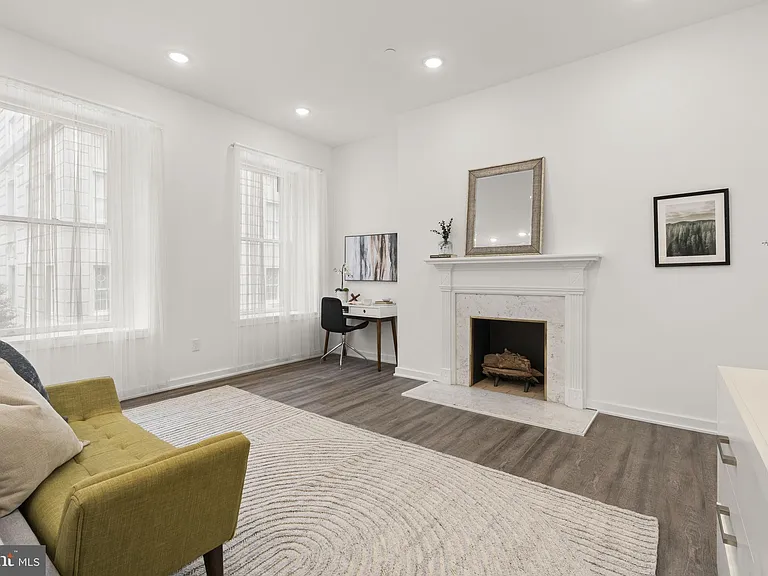1602 Locust St #4-401 — Photo 15