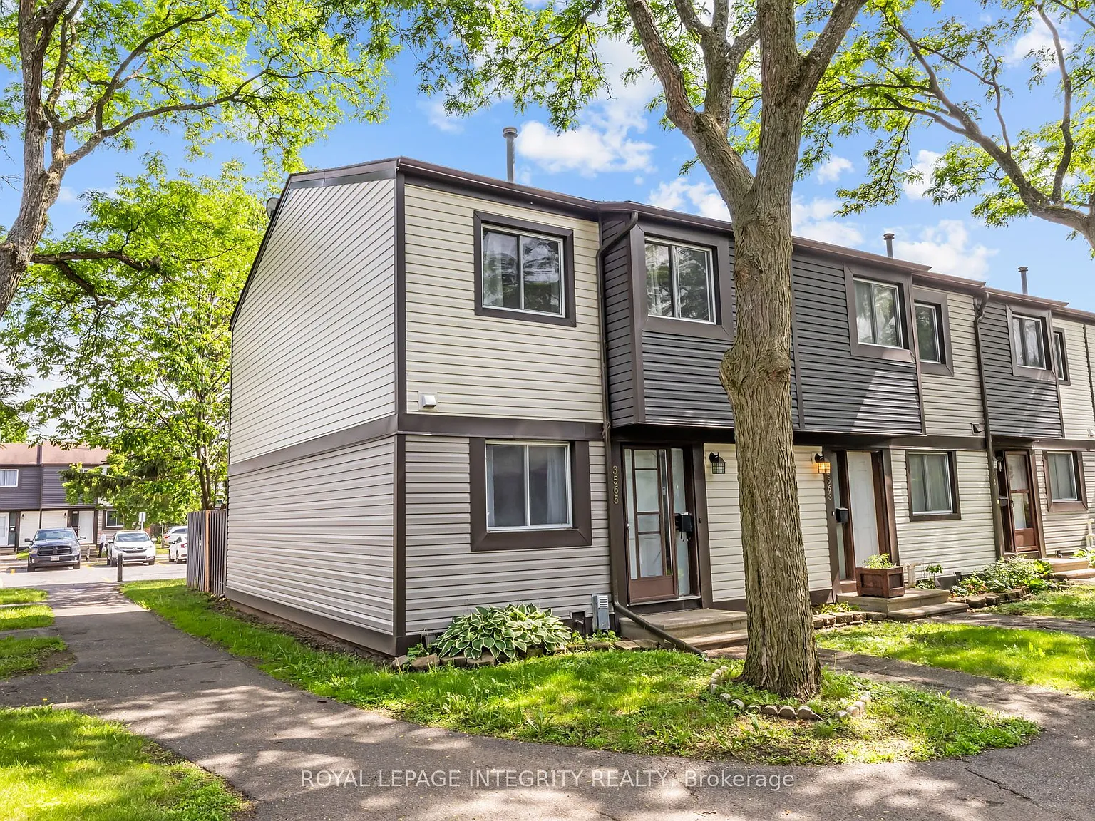 3 bed, $2,400 — Photo 1