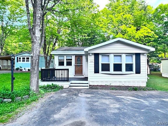 2nd image of 252 Blossom Ln