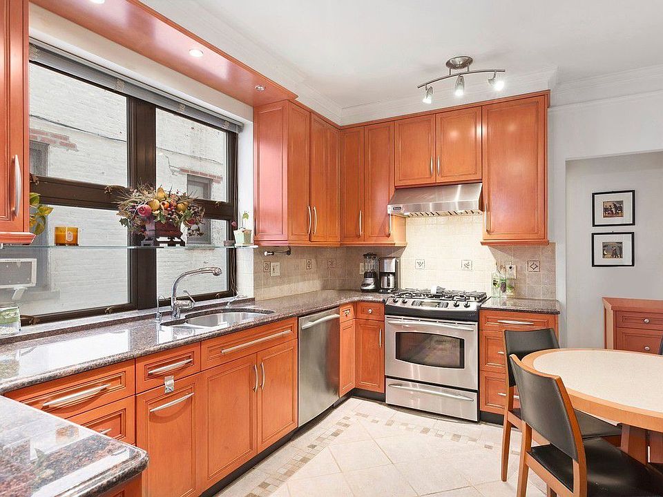 1st image of 3542 29th St APT 1R