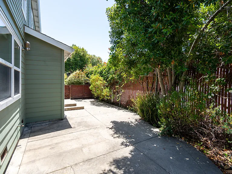 1147 Francisco St — Photo 21