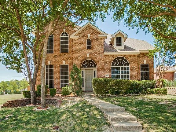 2nd image of 423 Monterrey Dr