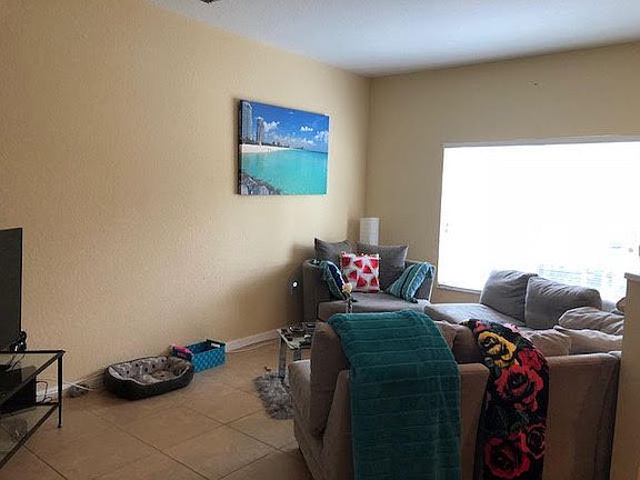 5th image of 127 Lake Monterey Cir