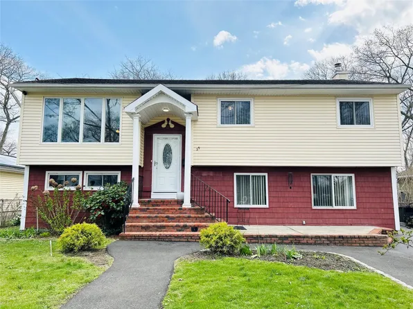 29 Leonard Place, Amityville, NY 11701
