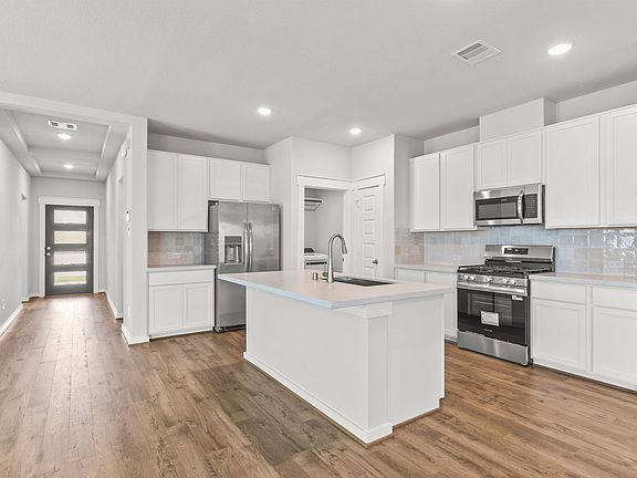 5th image of 4605 Peony Green Dr