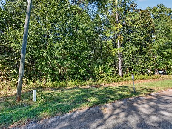 3rd image of 120 Hawk Blvd