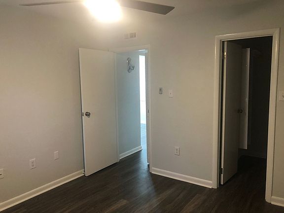 5th image of 141 Lamotte Dr APT E7