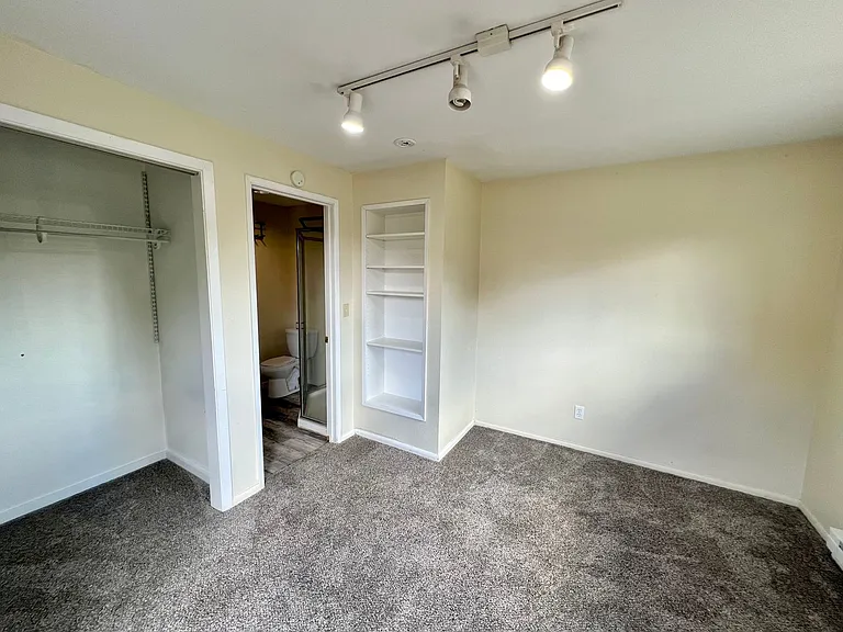 1707 College Pl — Photo 18