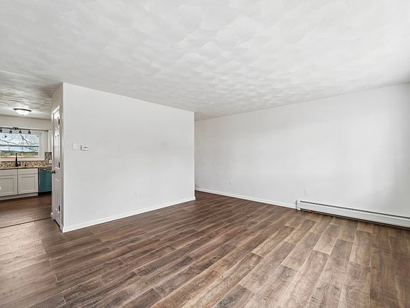 5th image of 836 Hill Ave