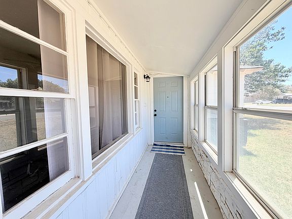 4th image of 2614 38th St