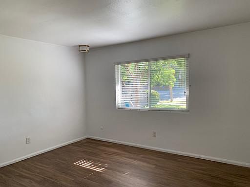 5th image of 540 G Ave APT E