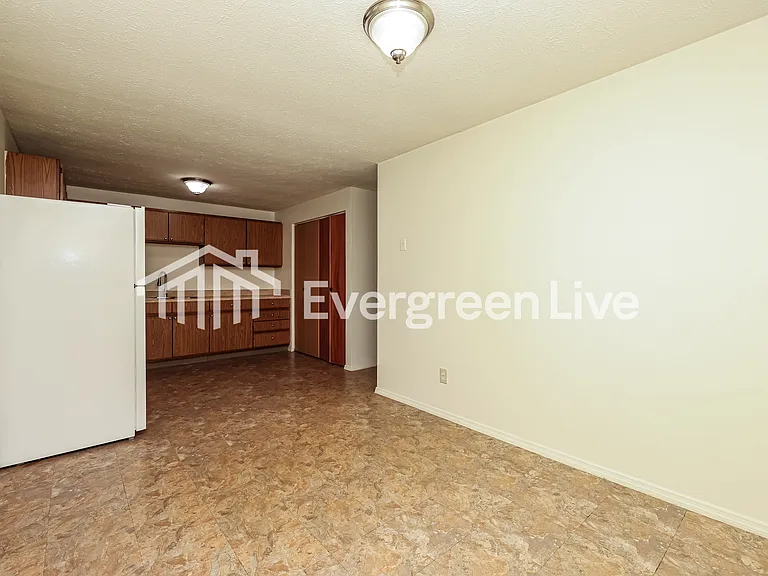 6240 Greenfield Way — Photo 6