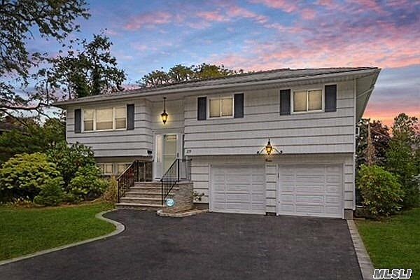 1st image of 29 Barry Ln S