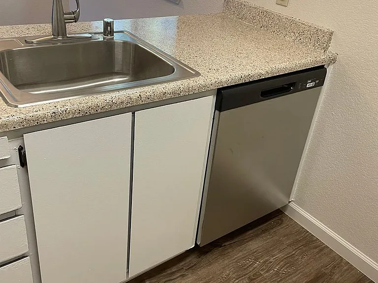 Sunflorin Village Apartments — Photo 28