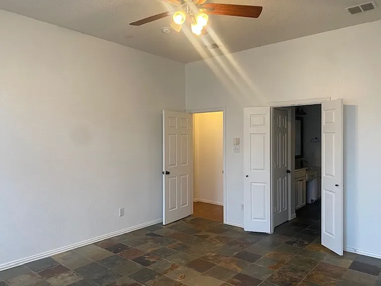 836 Mullrany Dr — Photo 9