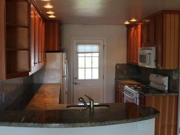 2nd image of 216 Younglove Ave