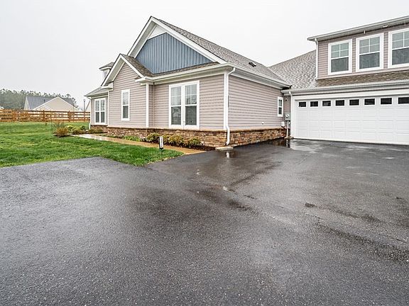4th image of 10418 Farm Glen Way