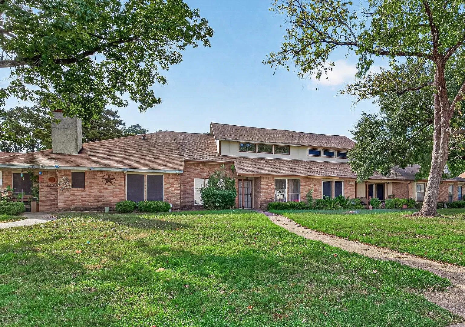 12215 W Village Dr - B — Photo 2