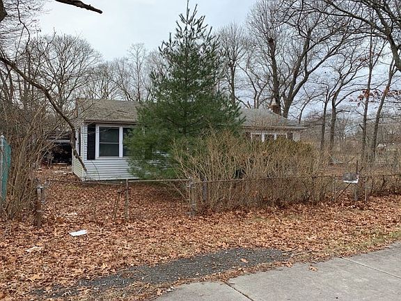 3rd image of 1259 William Floyd Pkwy